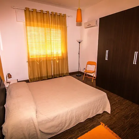 Raffo Rosso Apartment *